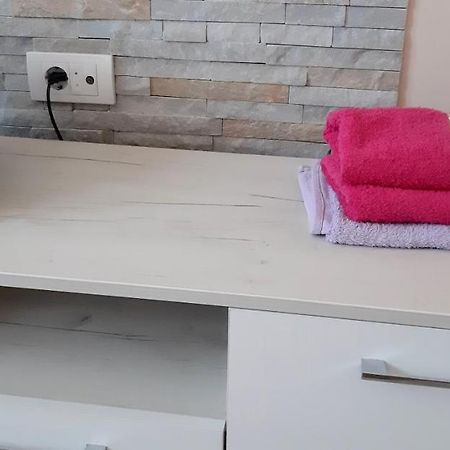 Lux Apartman Cacak Luaran gambar
