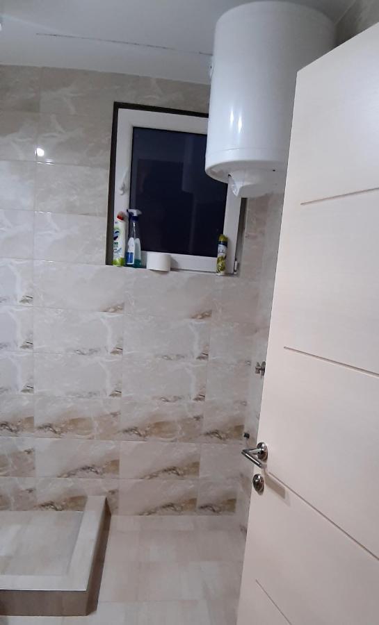Lux Apartman Cacak Luaran gambar