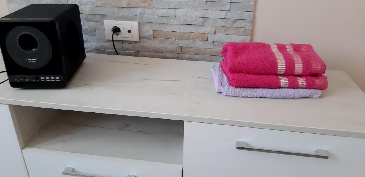 Lux Apartman Cacak Luaran gambar